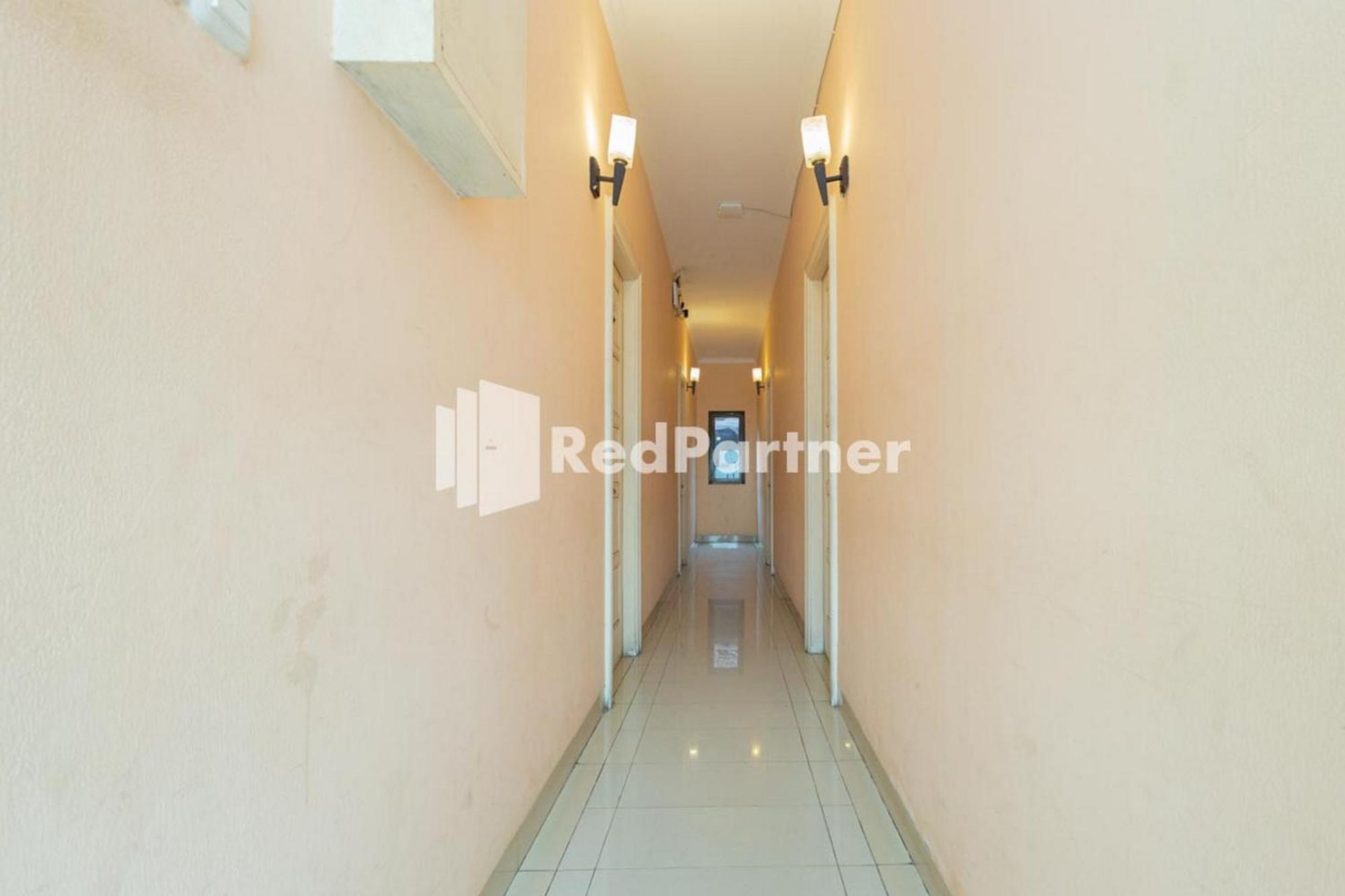 Star Hotel Jaksa Mitra Reddoorz Τζακάρτα Εξωτερικό φωτογραφία