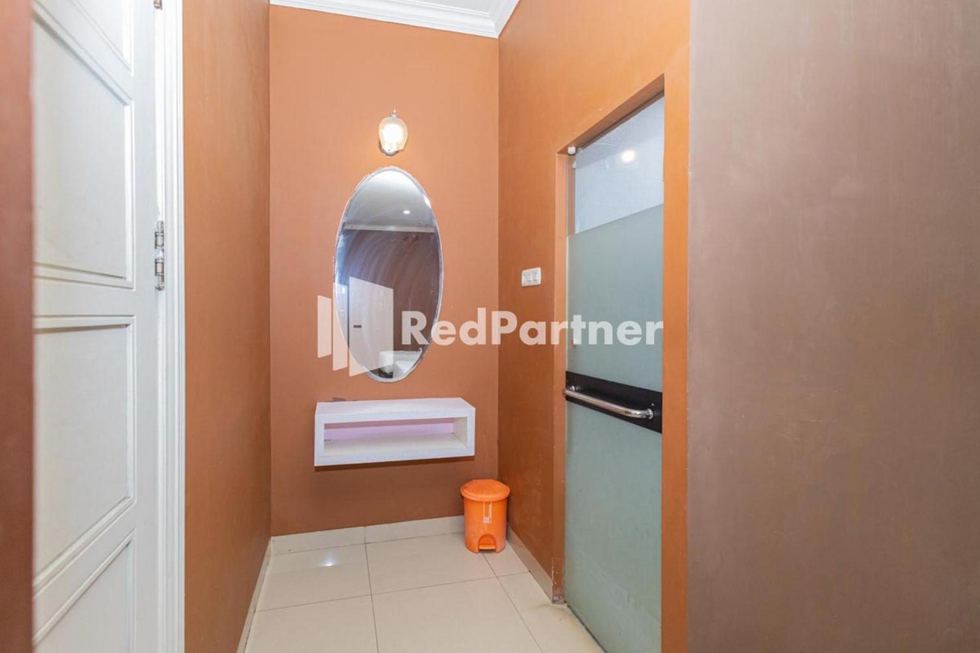 Star Hotel Jaksa Mitra Reddoorz Τζακάρτα Εξωτερικό φωτογραφία
