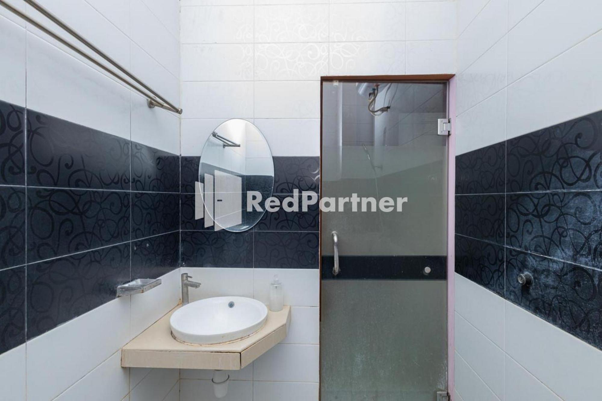 Star Hotel Jaksa Mitra Reddoorz Τζακάρτα Εξωτερικό φωτογραφία
